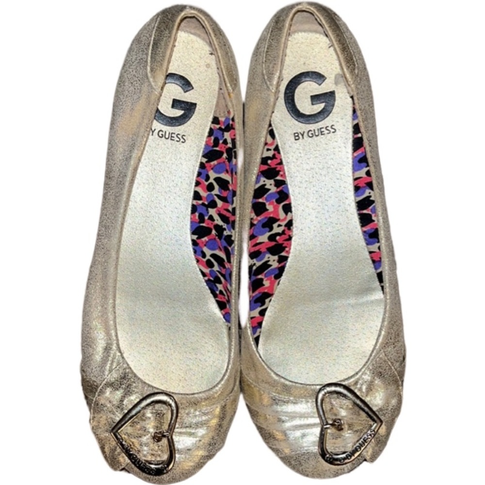 Guess woman's flats 7 1/2